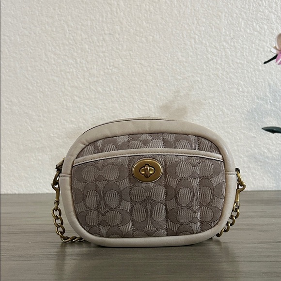 COACH Signature Jacquard Camera Bag Quilted Crossbody C5275 - Picture 2 of 12